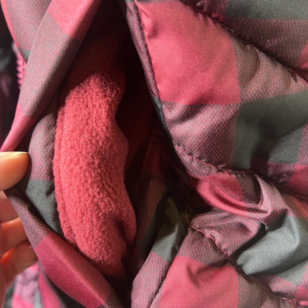 Gap Buffalo Plaid Puffer Vest - Picture 3 of 6